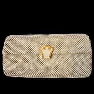 Vintage Whiting & Davis Barrel Clutch